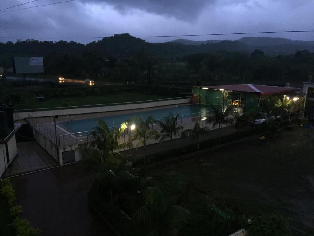 Sfurti Farms Hotel Badlapur Buitenkant foto